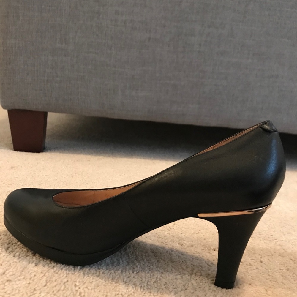 Heels - Picture 2 of 3